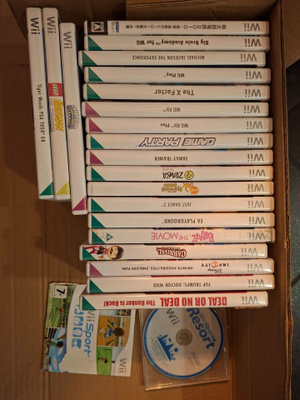 20 + 3 kpl Nintendo Wii peliä