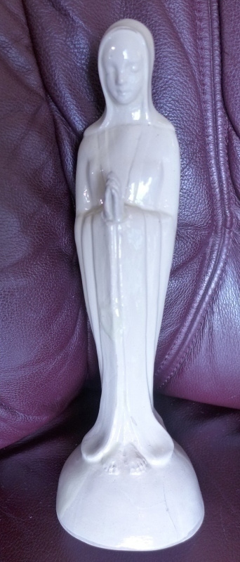 Madonna Figuuri keramiikkaa posliinia ? korkeus 27cm