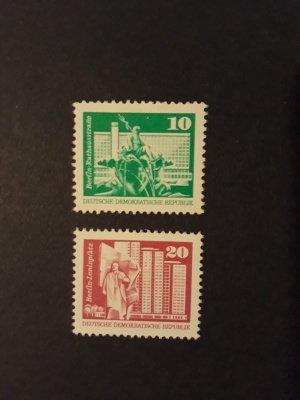 DDR 1973 - Rakennuksia (2) pieni koko ++