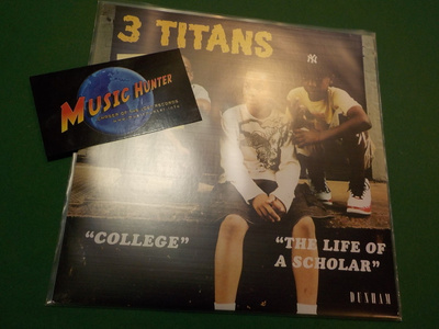 3 TITANS - COLLEGE M-/M- 7'' SINGLE