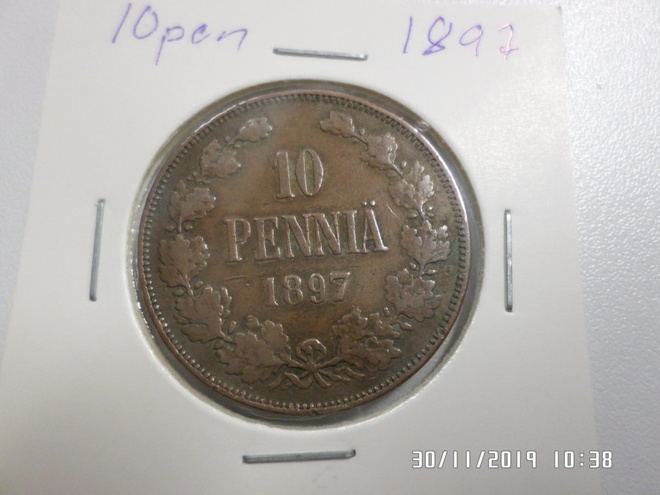 10  penniä  1897   Rahakehyksessä     Kl 6  siisti.