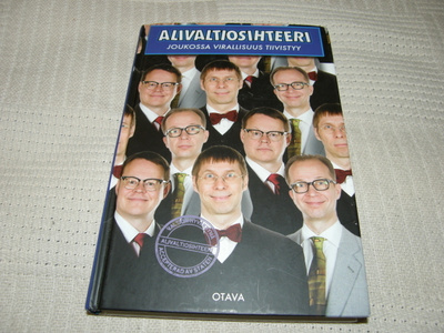 Alivaltiosihteeri Joukossa virallisuus tiivistyy -sid