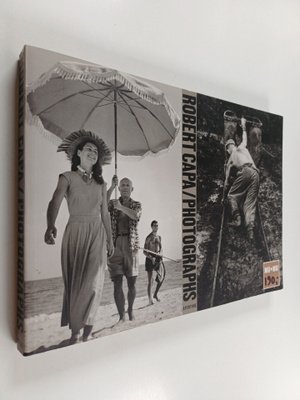 Robert Capa : Robert Capa photographs