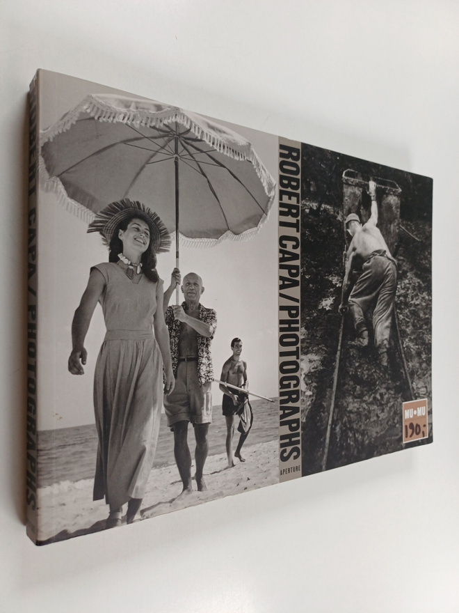 Robert Capa : Robert Capa photographs