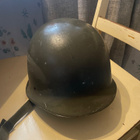 Gammal miltärhjälm - pikkukuva 1