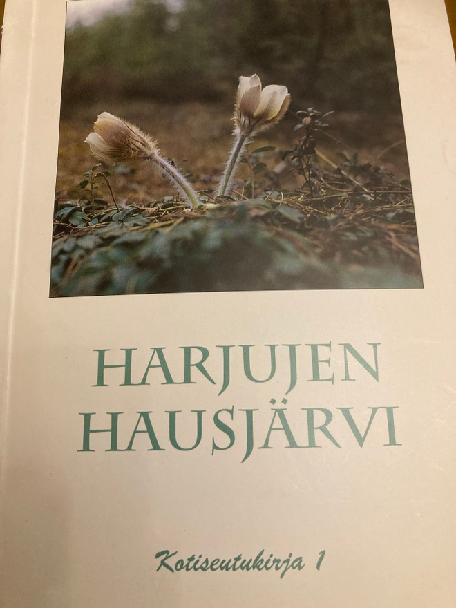 HARJUJEN HAUSJÄRVI - Kotiseutukirja 1