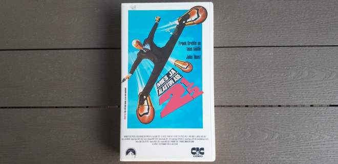 VHS: Mies Ja Alaston Ase 2½ (Leslie Nielsen 1991)