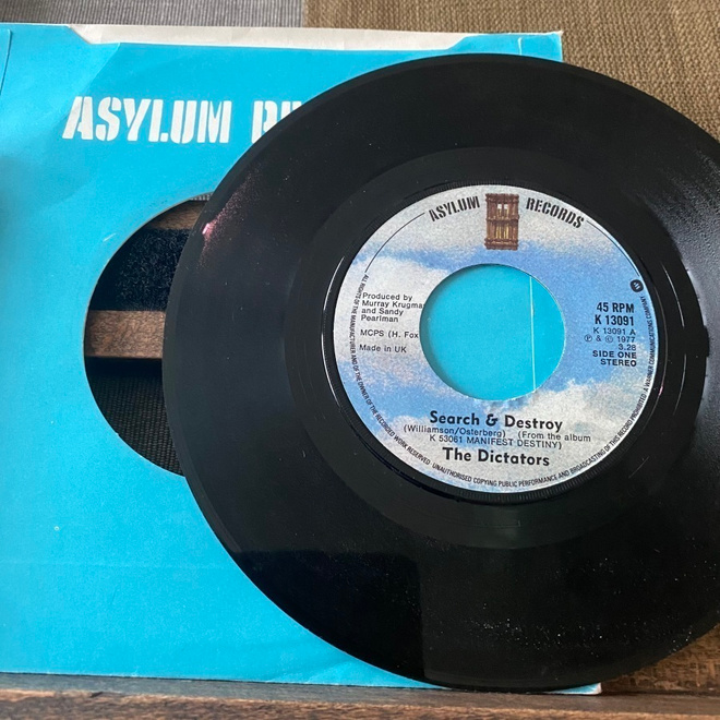 THE DICTATORS: Search & Destroy * Sleepin´...* UK 1977