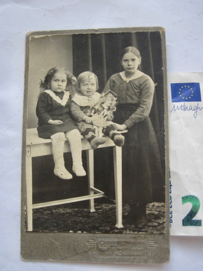 VANHA CDV Visiitti Valokuva Lapset + Lelu Nukke 1900-l