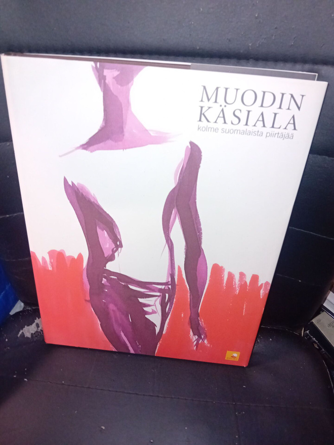MUODIN KÄSIALA - Kolme suomalaista piirtäjää ( SIGNED )