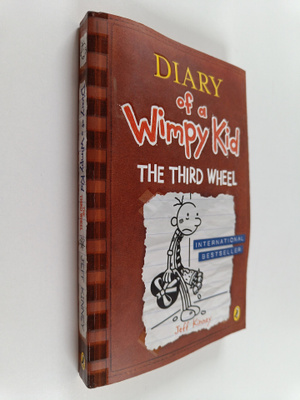 Jeff Kinney : The third wheel