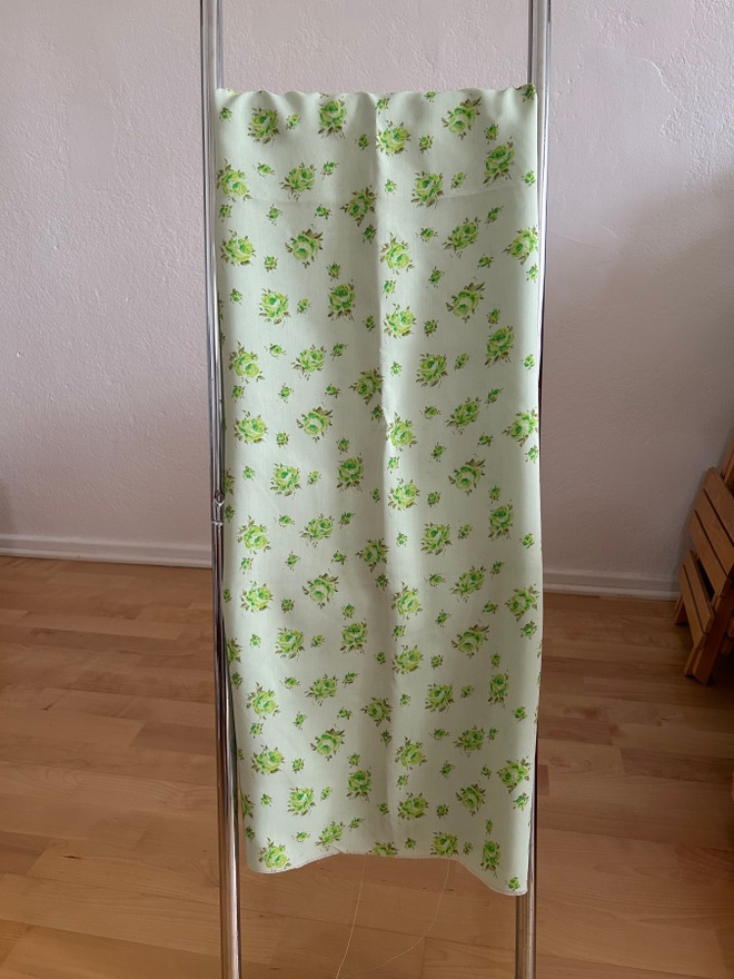 Vihreä Vintage ruusukangas ( 83 x 250 cm )