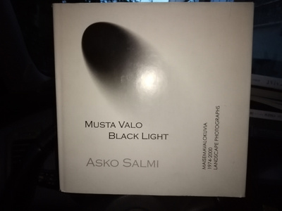 Asko Salmi : Musta valo - Black Light ( SIS POSTIKULU)