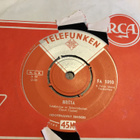 Hootenanny Singers Katjusha single Telefunken keskiöllä - pikkukuva 1