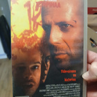 12 apinaa ja kuolin naamio vhs - pikkukuva 1
