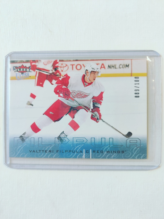 Valtteri Filppula - 09-10 Fleer Ultra Ice Medallion /100