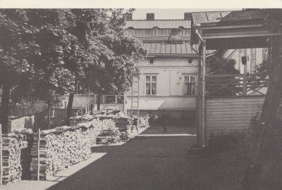 Tampere,  Puuvillatehtaankatu 14 piha   p25