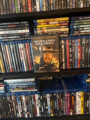 Kourallinen dollareita Clint Eastwood