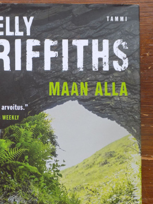 Elly Gruffiths: MAAN ALLA