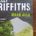 Elly Gruffiths: MAAN ALLA - pikkukuva 1