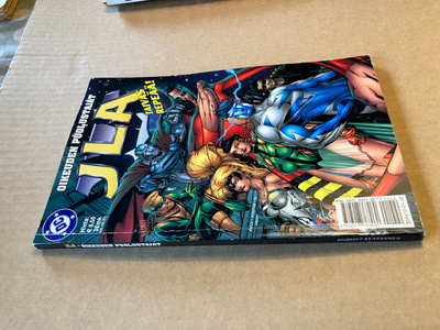 DC JLA TAIVAS REPEÄÄ 2/2001 HYVÄ