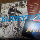 KLAMYDIA - MUISTA KÄYTTÄÄ PYÖRRÄILLESSÄ KYPÄRÄÄ CDS - pikkukuva 1
