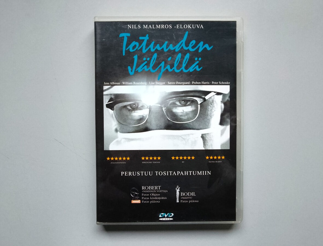 Totuuden jäljillä (2002) Nils Malmros
