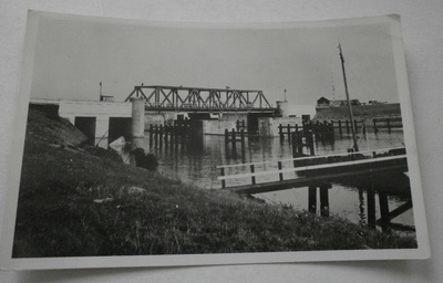 Kornwerderzand, pato, sulut ja sisäsatama. valokuvapk 1953