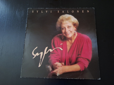 SYLVI SALONEN - SYLVI . LP ( mm. YSTÄVÄN LAULU )