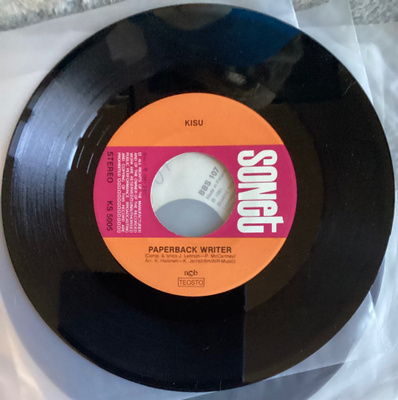 7' single Kisu Paperback writer/Girls