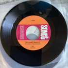 7' single Kisu Paperback writer/Girls - pikkukuva 1
