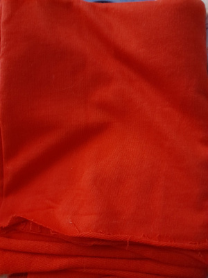 punainen collegekangas 130x45cm