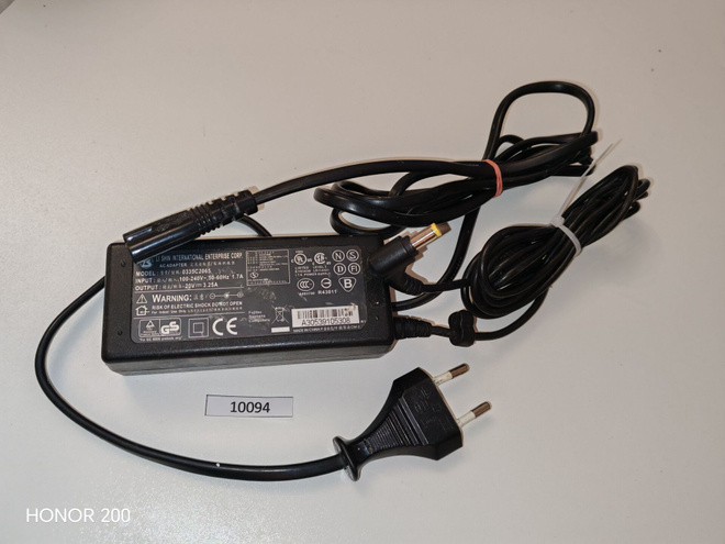 Li Shin -kannettavan tietokoneen verkkolaite 0335C2065 20V