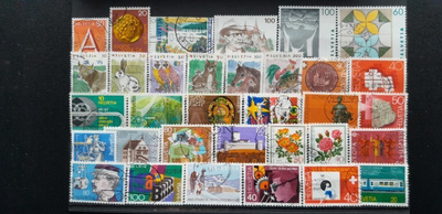 SVEITSI n.1970-90 LEIMATTUJA postimerkkejä o 33 kpl