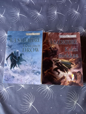 R.A.Salvatore: Metsästäjän miekat osat 2 ja 3