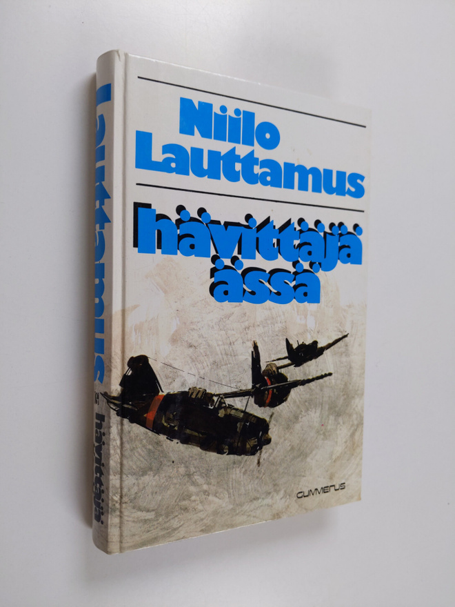 Niilo Lauttamus : Hävittäjä-ässä
