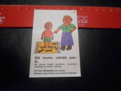 K13 Panda Sananlasku purukumi# 23 Älä hauku väärää puuta