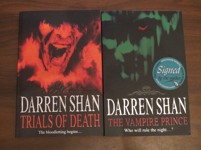 Darren Shan: The Vampire Mountain Trilogy - kaksi osaa