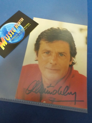ALAIN DELON NIMIKIRJOITUS PROMOKORTISSA