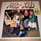 HITS BY THE KIDS ERI ESITTÄJIÄ LP SATEENKAARI SATLP 1004 - pikkukuva 1