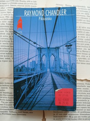 Raymond Chandler - Pikkusisko (pokkari)