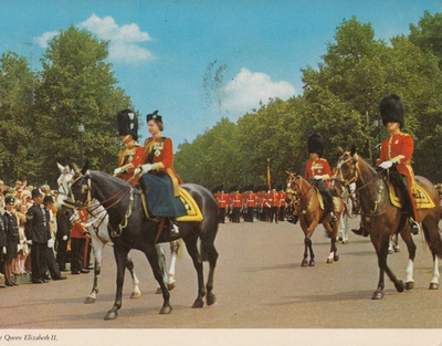Queen Elizabeth II ratsastaa p263