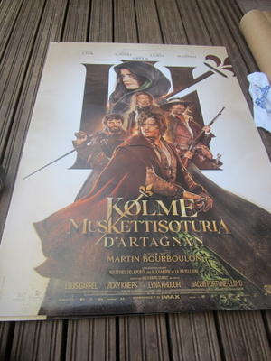 KOLME MUSKETTISOTURIA - orig elokuvajuliste noin 100 x 70 cm