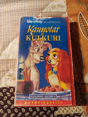 Kaunotar ja Kulkuri (VHS) (Disney)