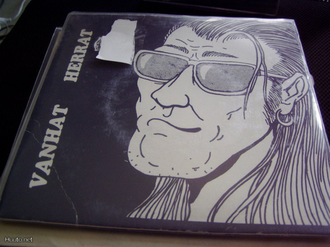 VANHAT HERRAT - PELKO PÄÄLLE KÄY / VANHAT HERRAT 7"