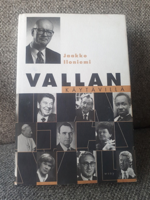Jaakko Iloniemi: Vallan käytävillä