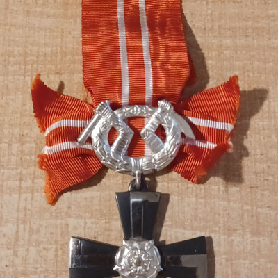 4. luokan Vapaudenristi miekoilla 1941