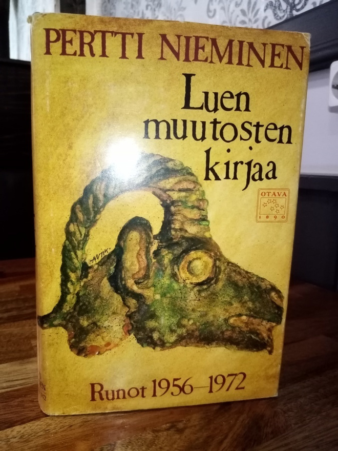 Pertti Nieminen :  Luen muutosten kirjaa ( SIS POSTIKULU)