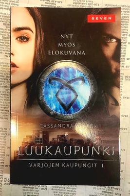 Cassandra Clare - Luukaupunki (pokkari)