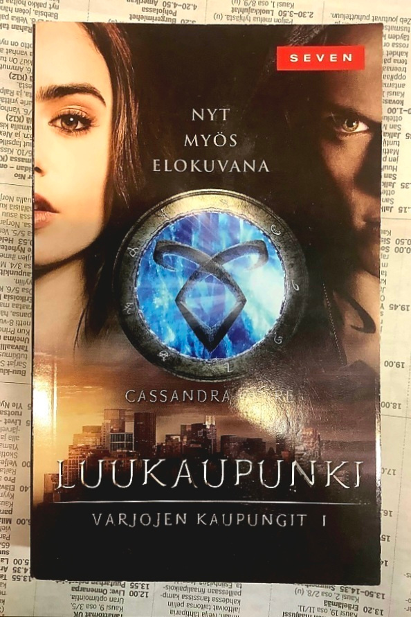 Cassandra Clare - Luukaupunki (pokkari)